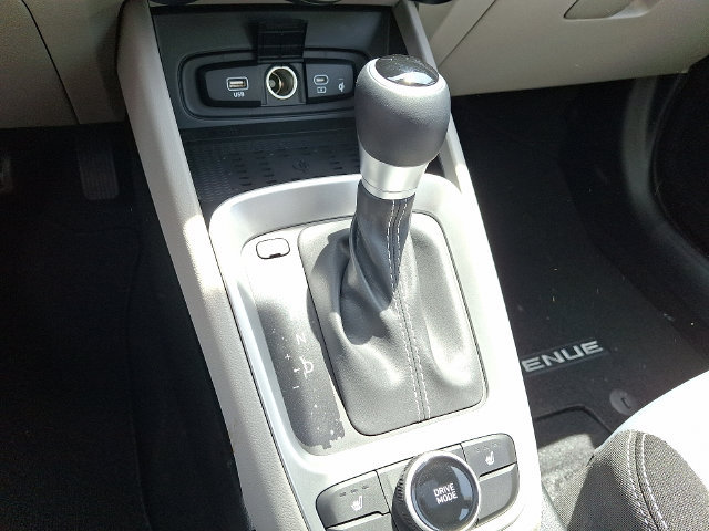 New 2026 Hyundai Venue FWD image 15
