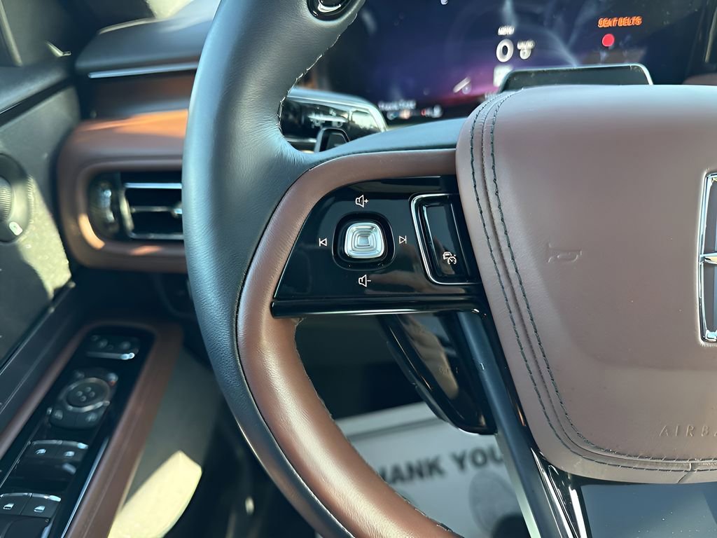 Used 2025 Lincoln Aviator Reserve image 34