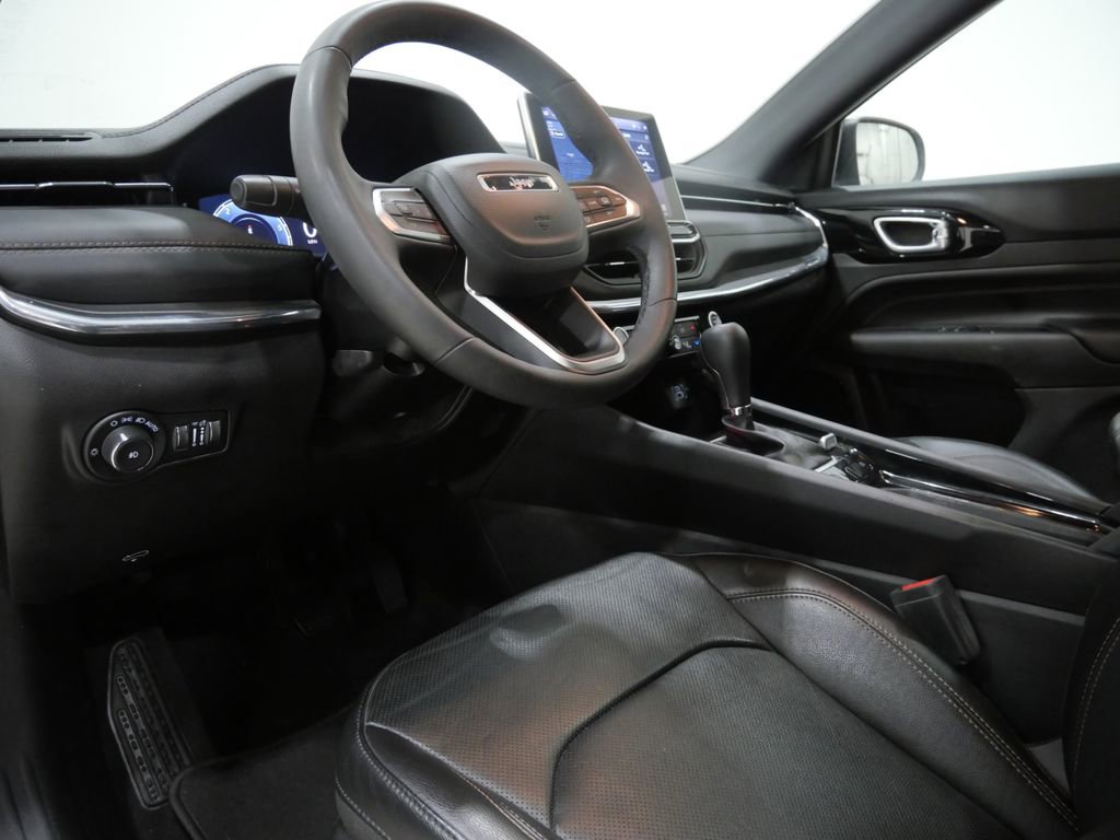 Used 2023 Jeep Compass Limited w/ Elite Group for (Red) Edition AWD/4WD image 12