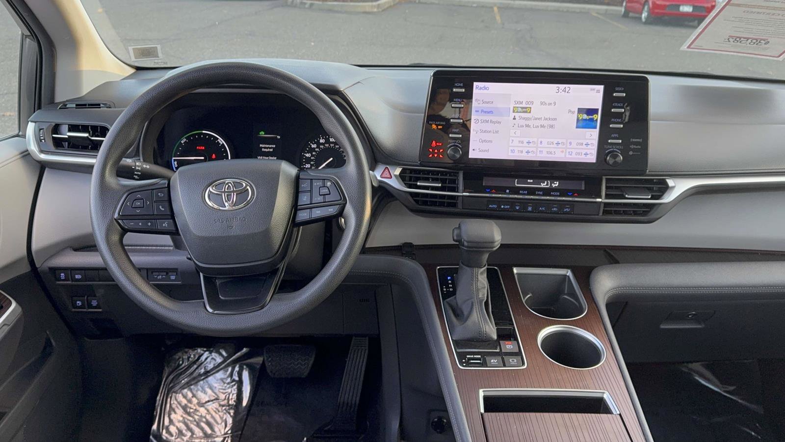 Certified 2023 Toyota Sienna LE image 12