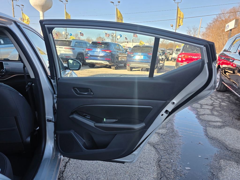 Used 2023 Nissan Altima 2.5 SV FWD image 32