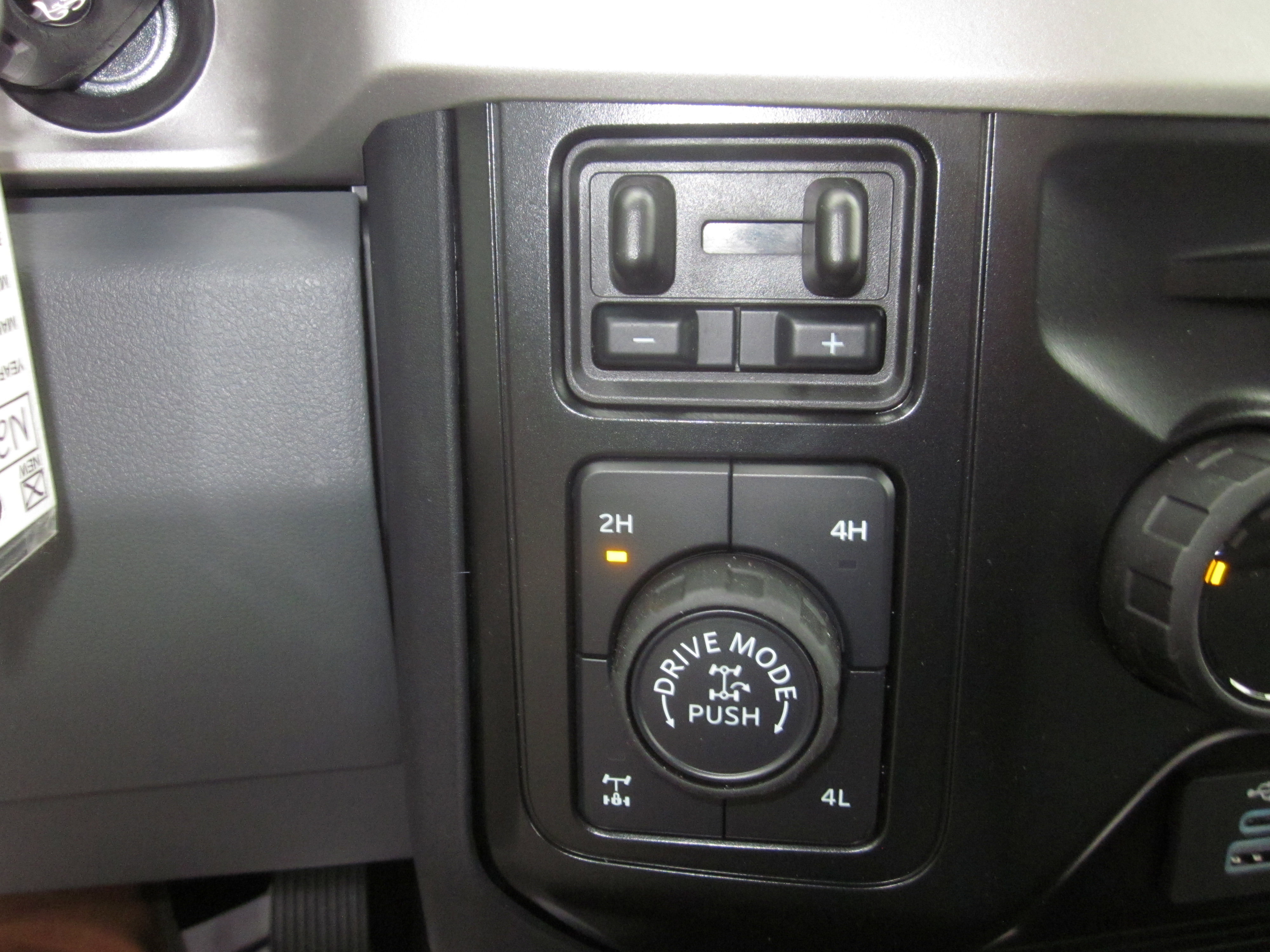 New 2025 Ford F350 XLT w/ Tremor Off-Road Package image 17