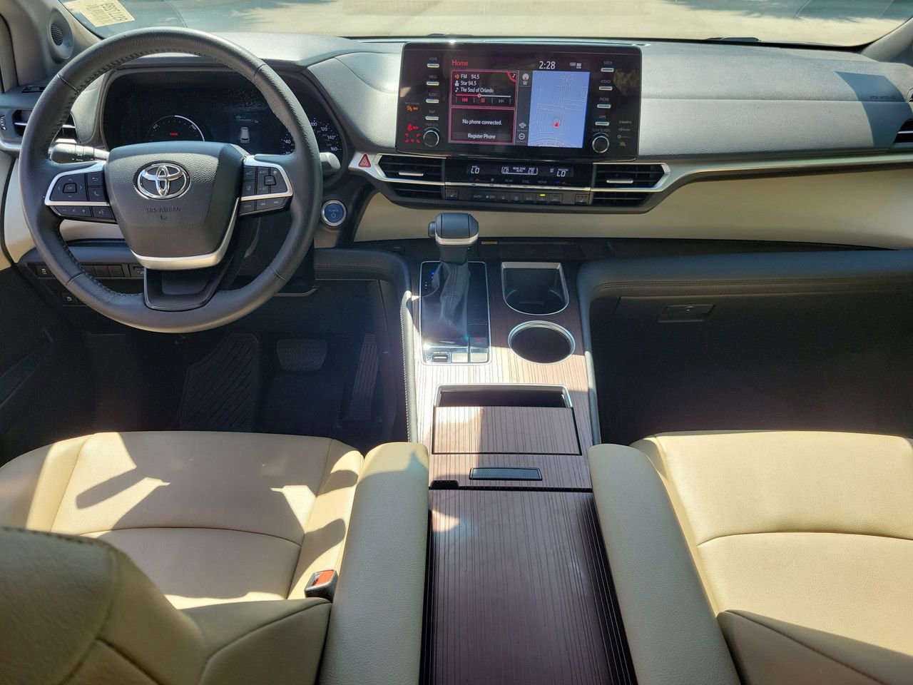 Used 2024 Toyota Sienna XLE AWD/4WD image 14