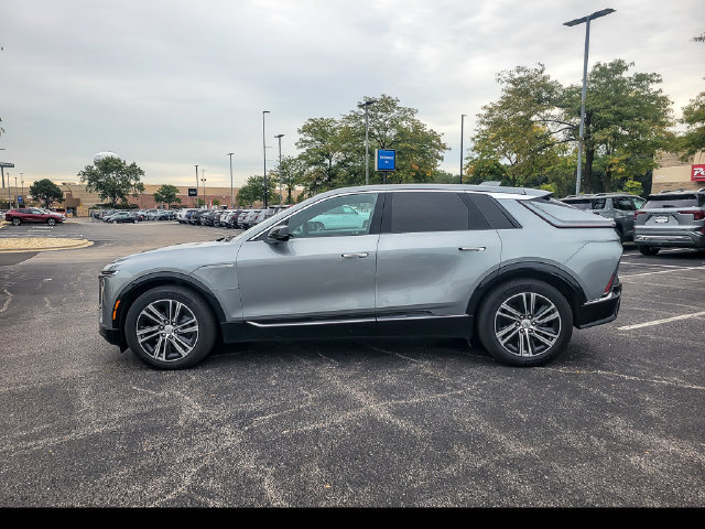Certified 2024 Cadillac Lyriq Luxury AWD/4WD image 9