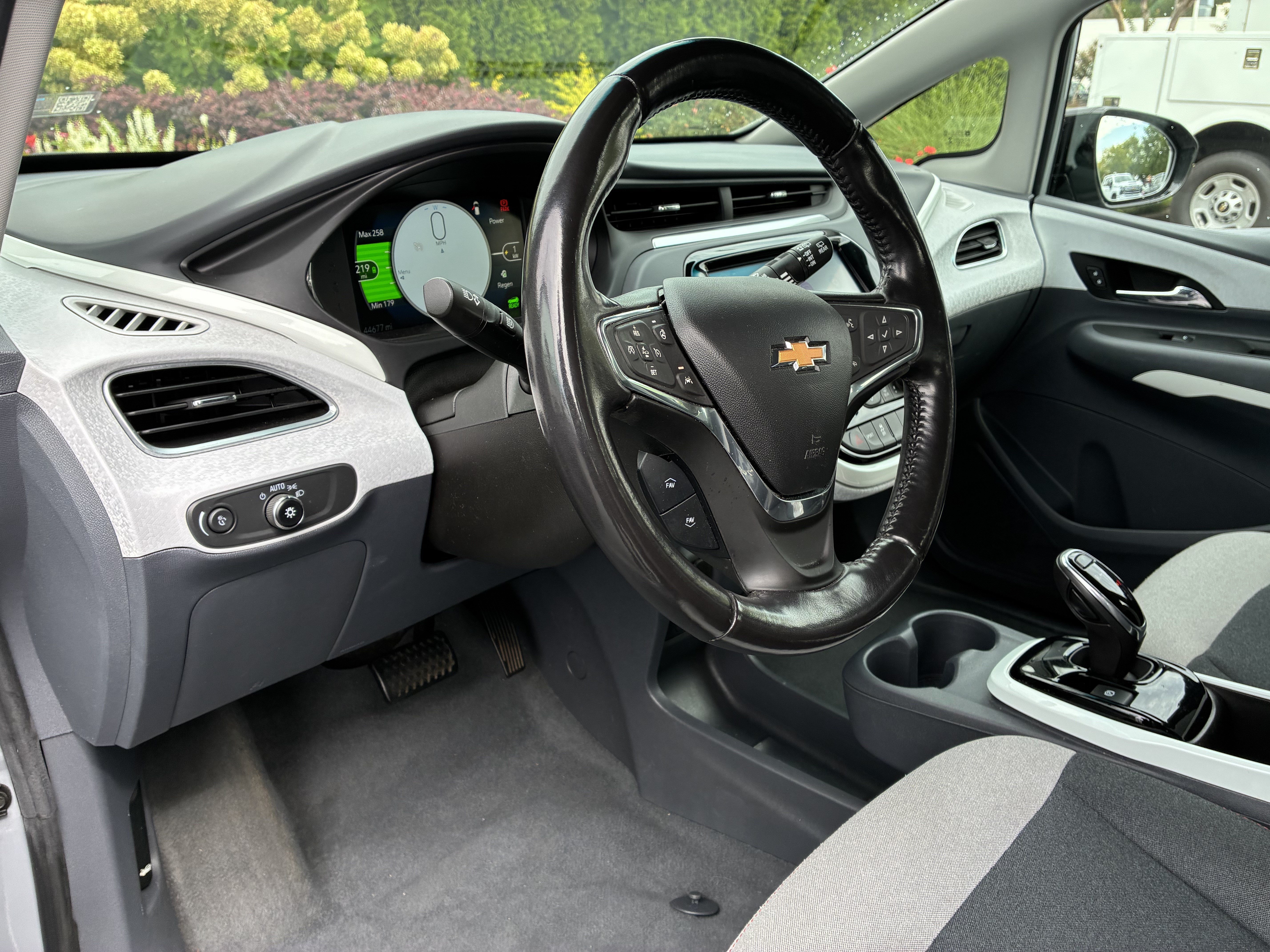Used 2020 Chevrolet Bolt LT FWD image 21