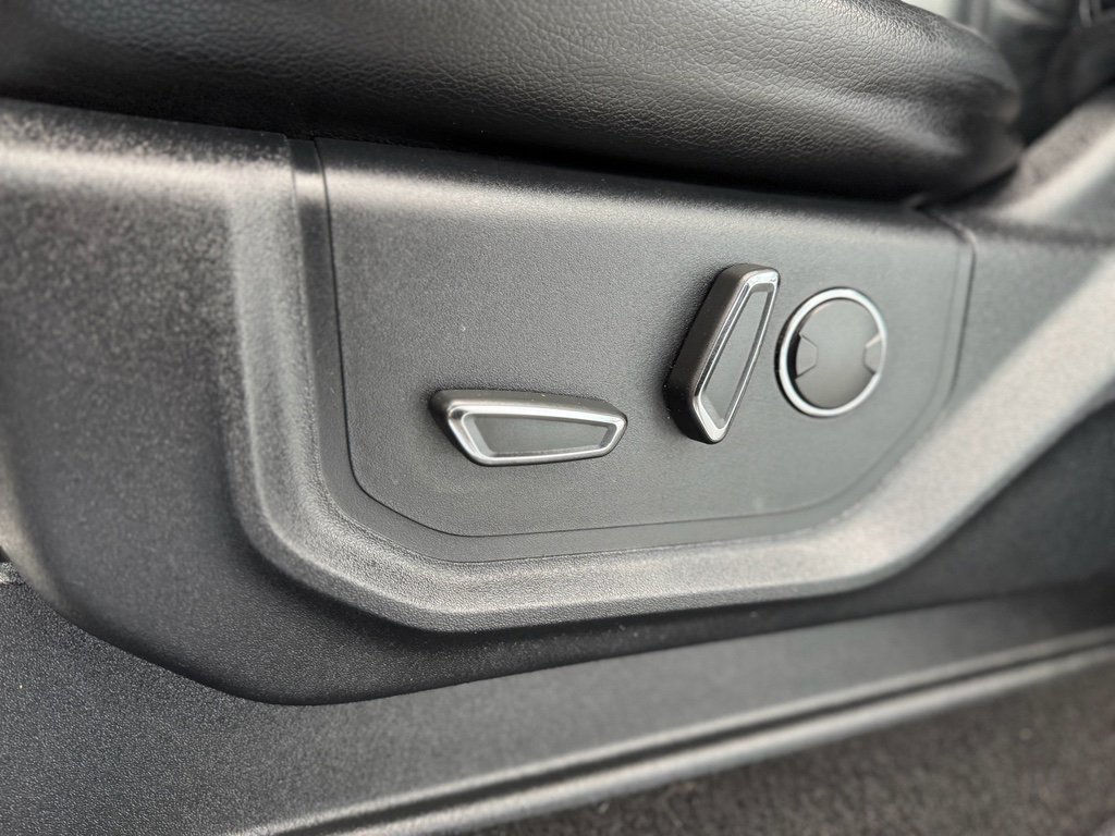 Used 2019 Ford F250 Lariat w/ Chrome Package image 16