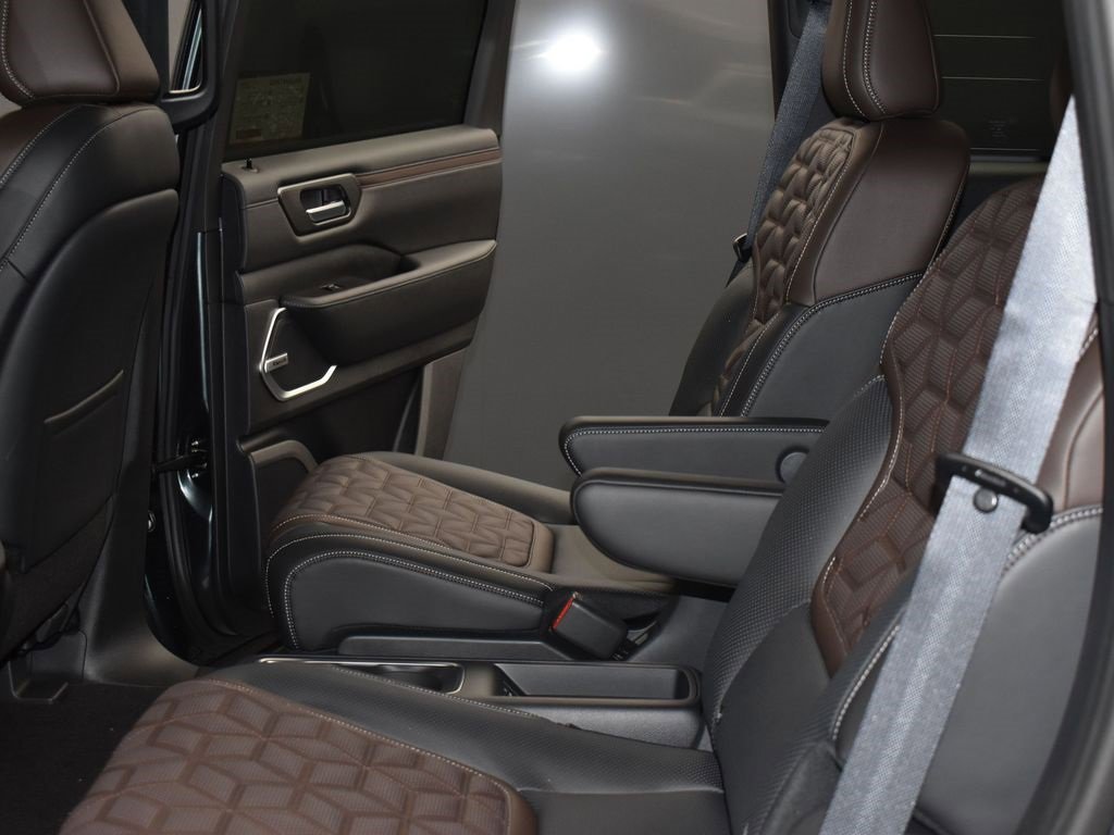 New 2026 Nissan Armada Platinum image 21