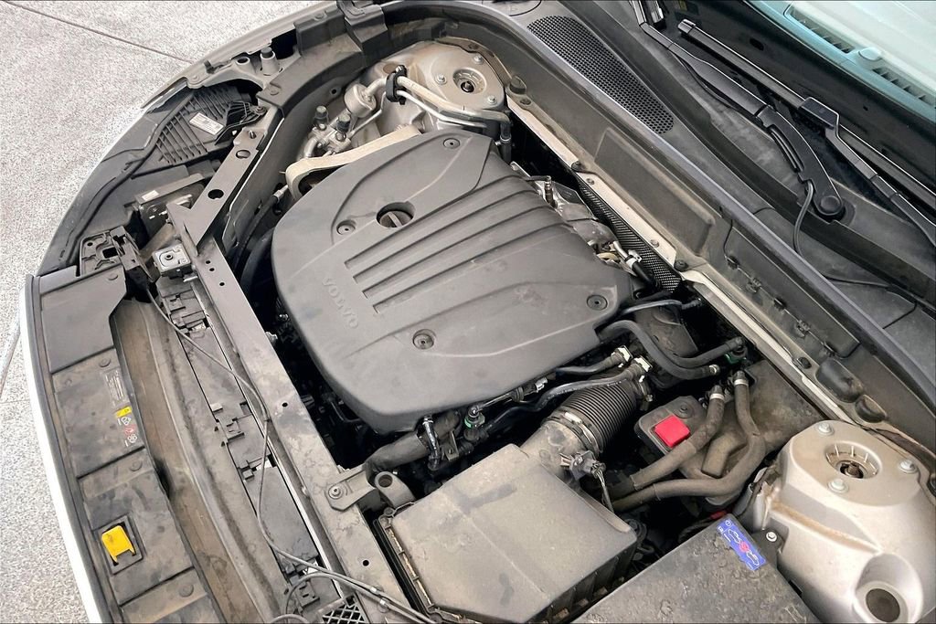 Certified 2023 Volvo XC60 B5 Ultimate w/ Climate Package image 43