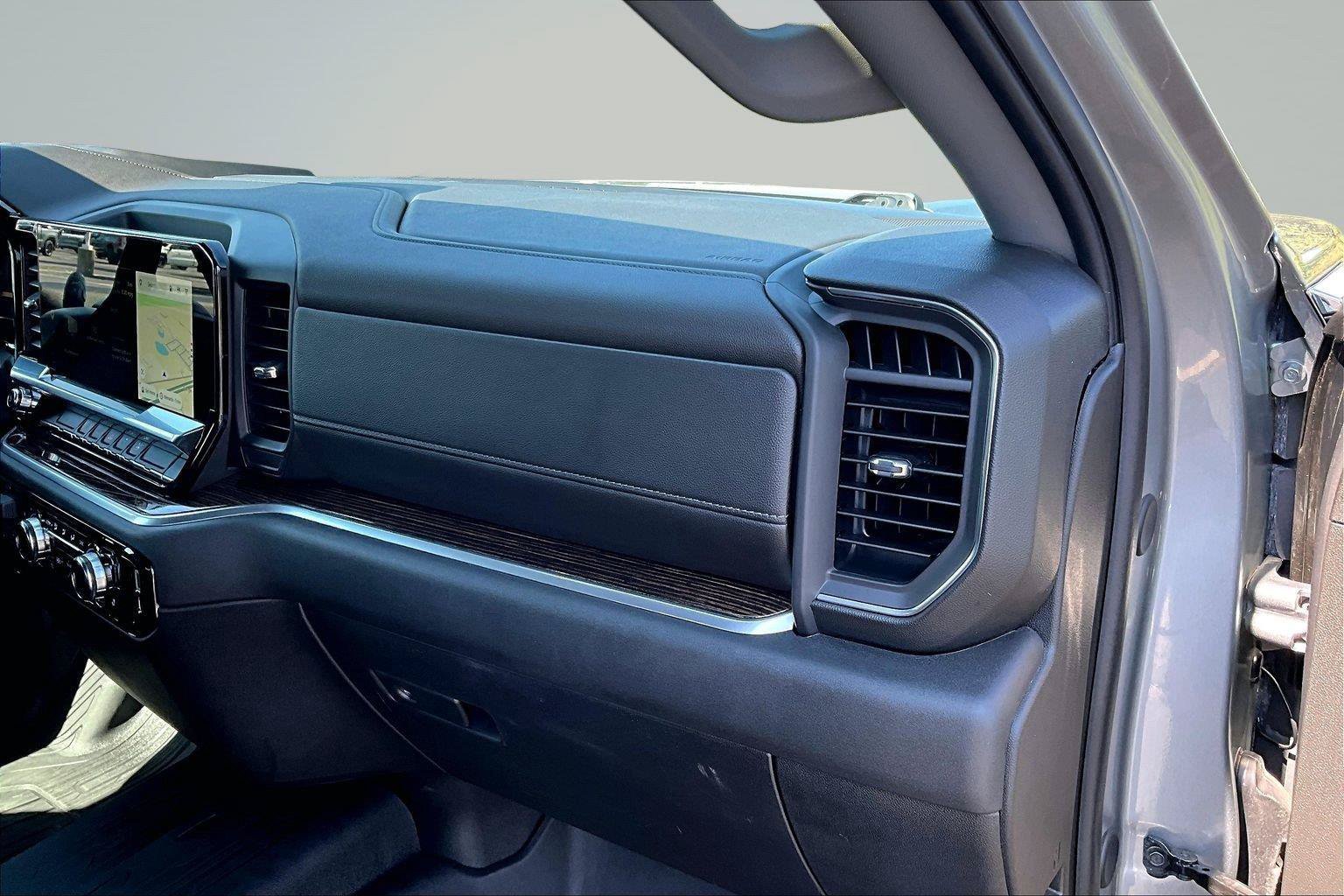 Used 2026 GMC Sierra 2500 SLE w/ SLE Value Package; AWD/4WD image 18