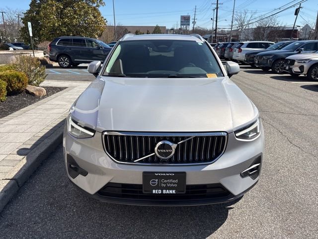 Used 2025 Volvo XC40 B5 Plus AWD/4WD image 8