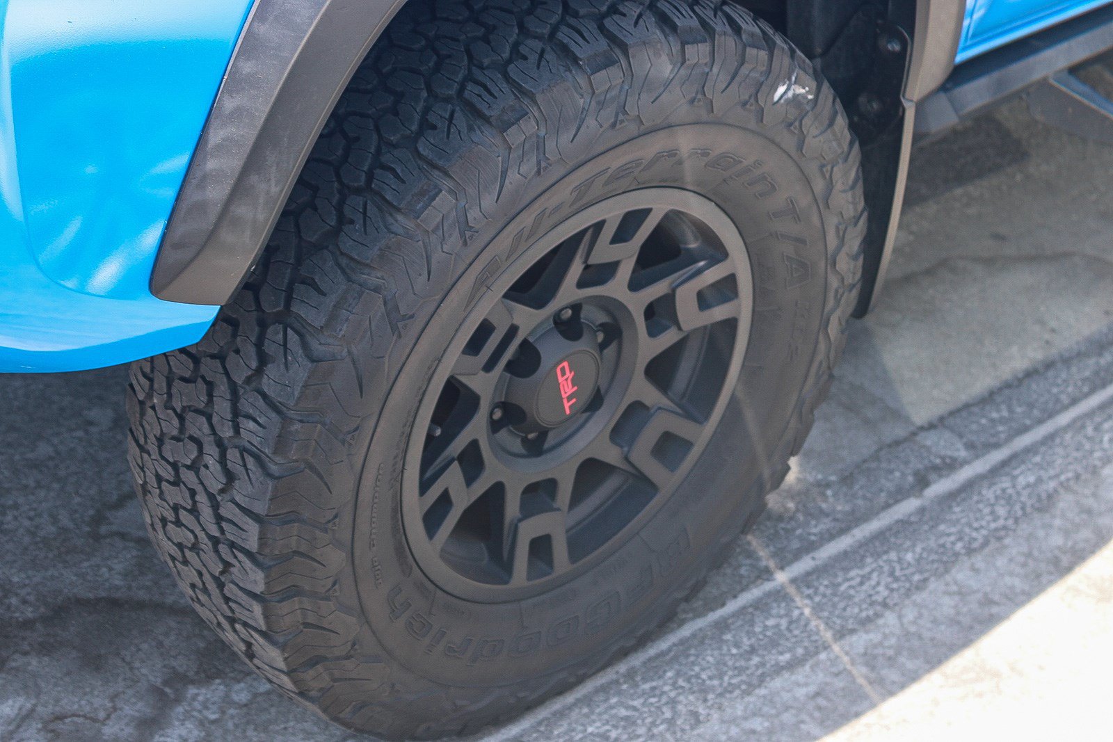 Used 2021 Toyota Tacoma TRD Off-Road w/ TRD Premium Off Road Package AWD/4WD image 8