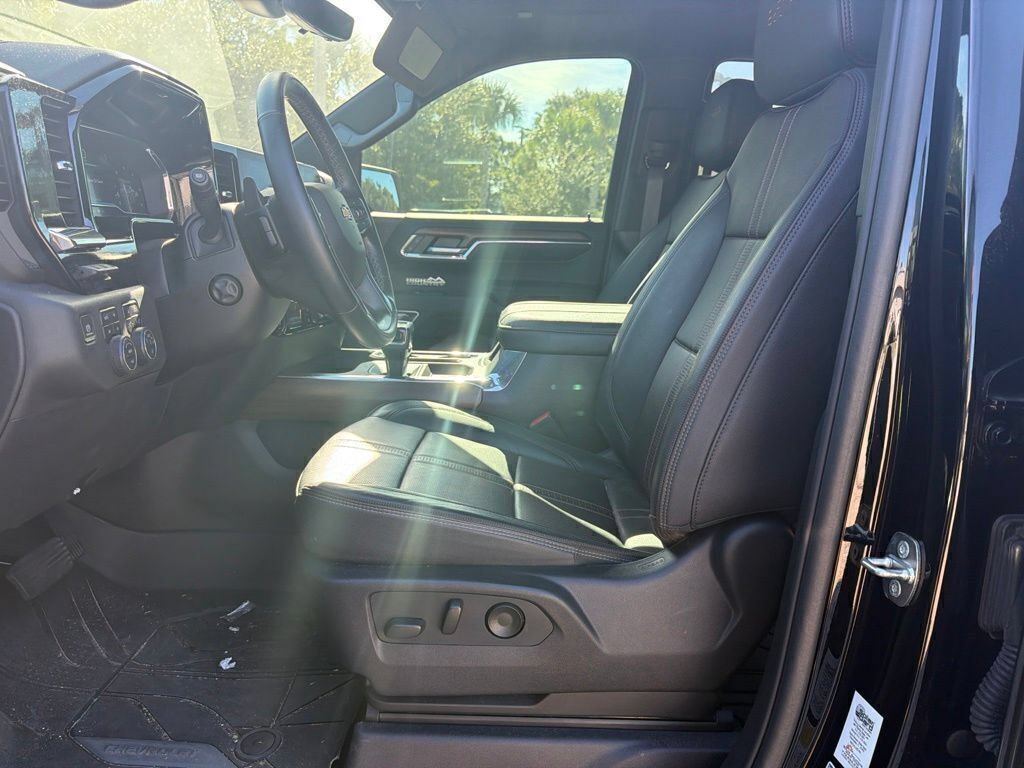 Used 2024 Chevrolet Silverado 1500 High Country w/ High Country Premium Package AWD/4WD image 10
