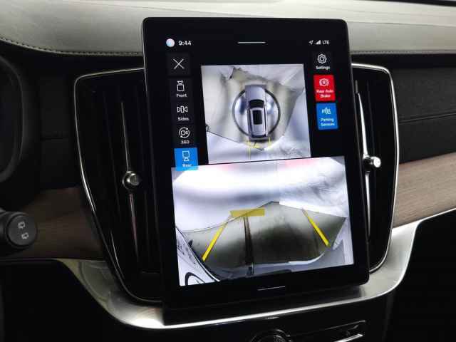 Certified 2025 Volvo XC90 B5 Plus AWD/4WD image 29