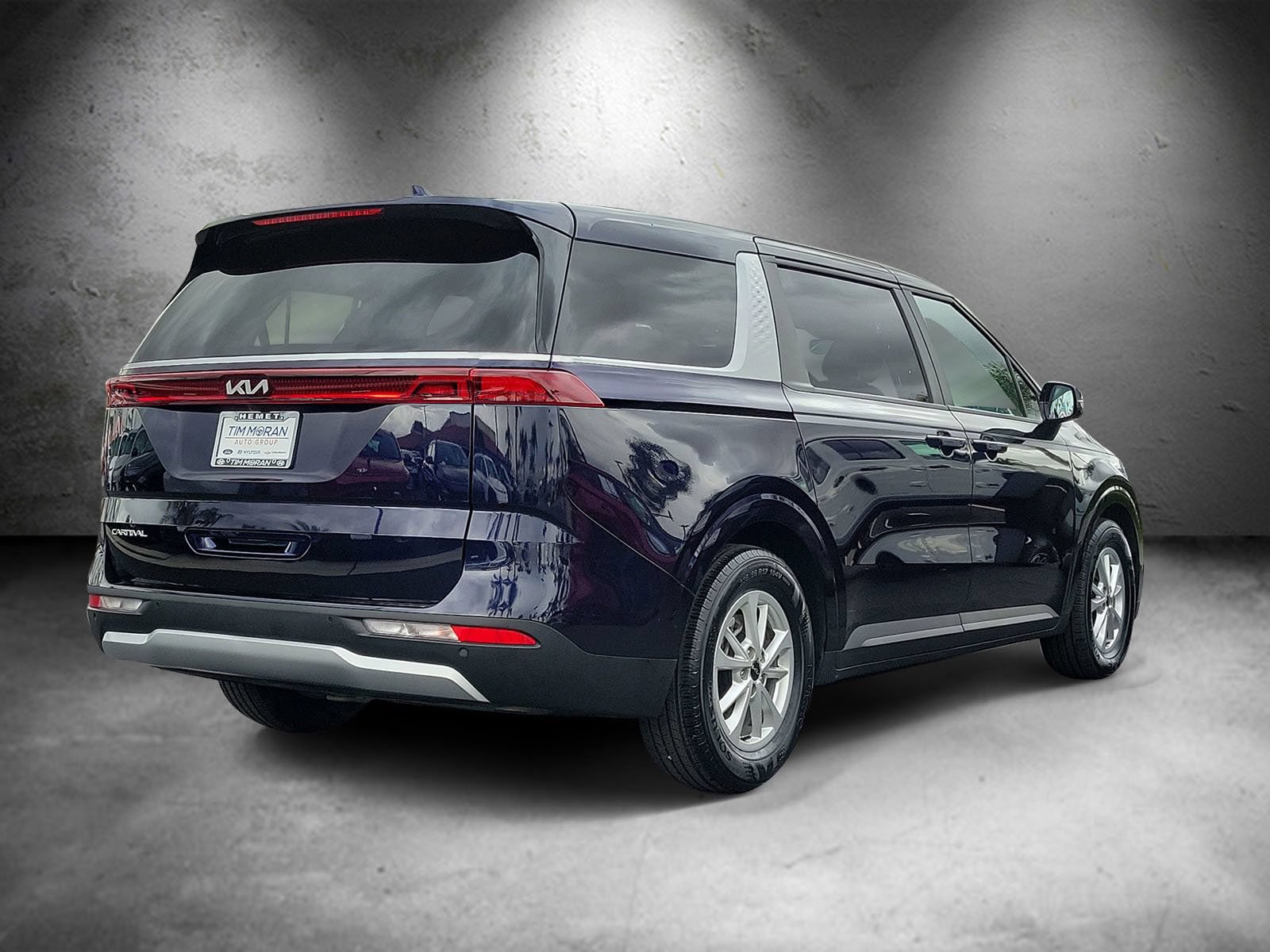 Used 2024 Kia Carnival LX FWD image 3