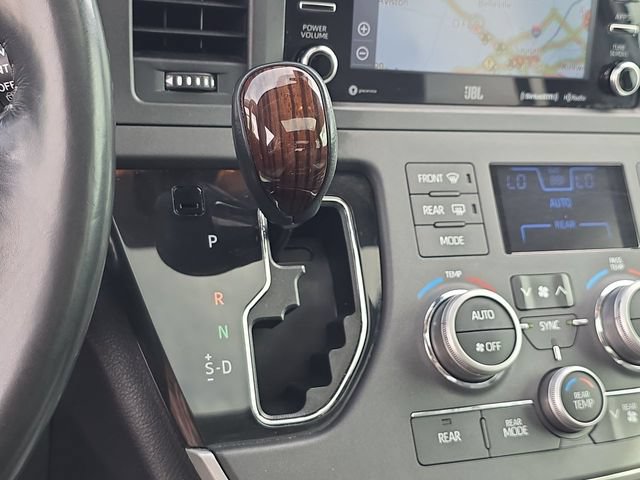 Used 2020 Toyota Sienna Limited Premium FWD image 27