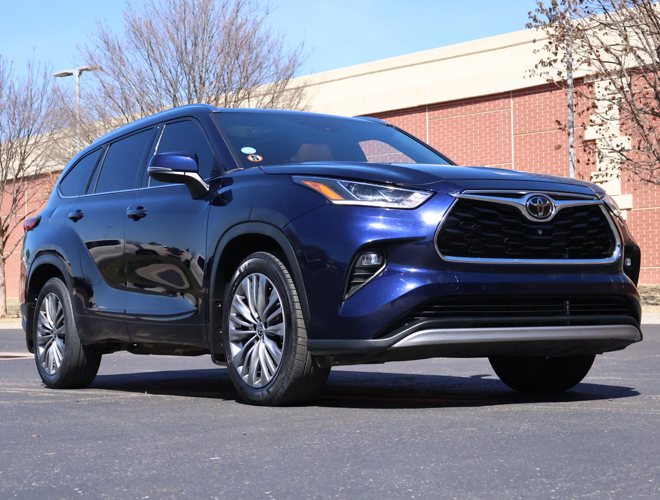 Used 2021 Toyota Highlander Platinum video 1