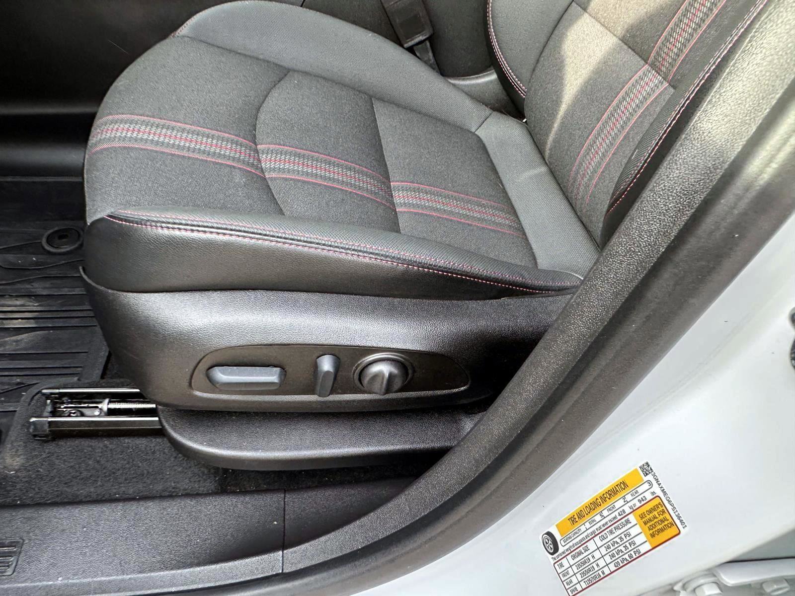 Certified 2023 Chevrolet Equinox RS w/ LPO, Floor Liner Package image 18