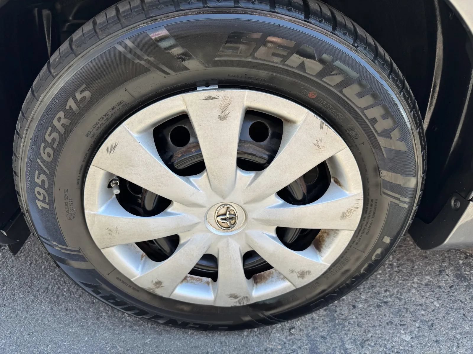 Used 2010 Toyota Corolla LE FWD image 15
