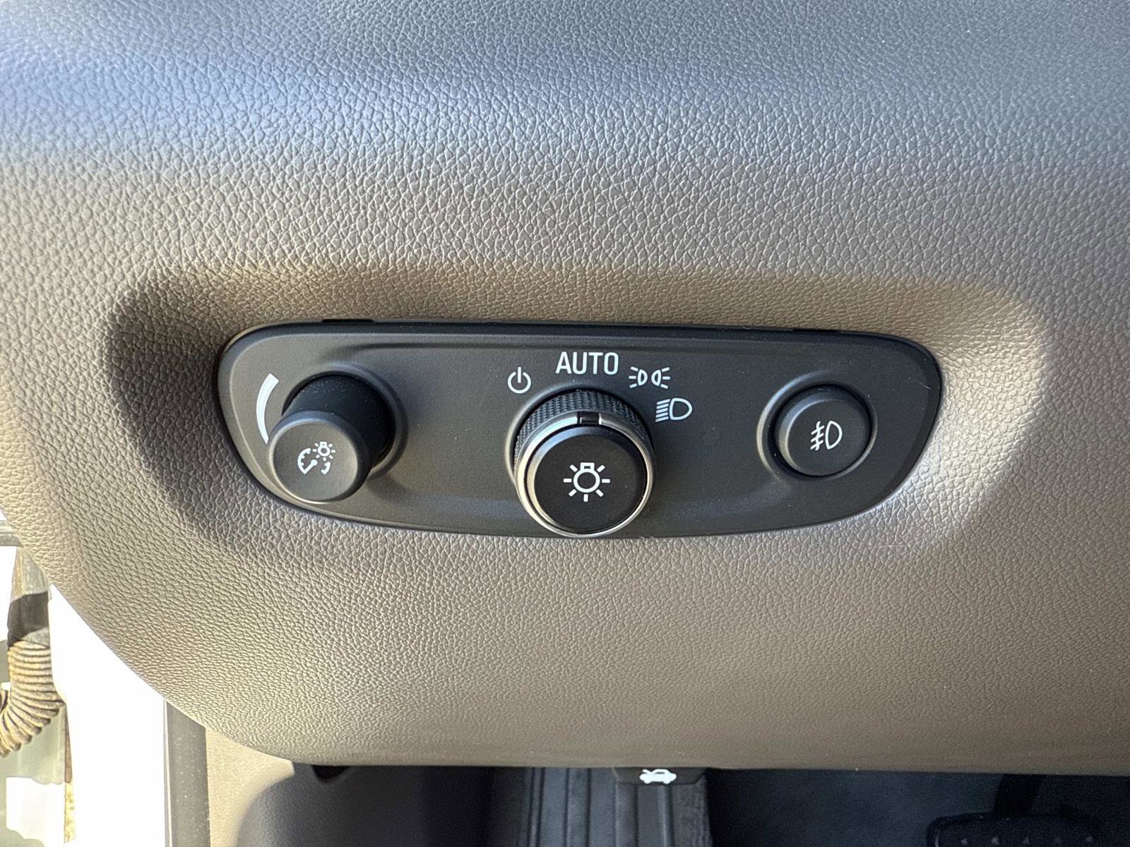 Used 2020 Chevrolet Traverse Premier image 30