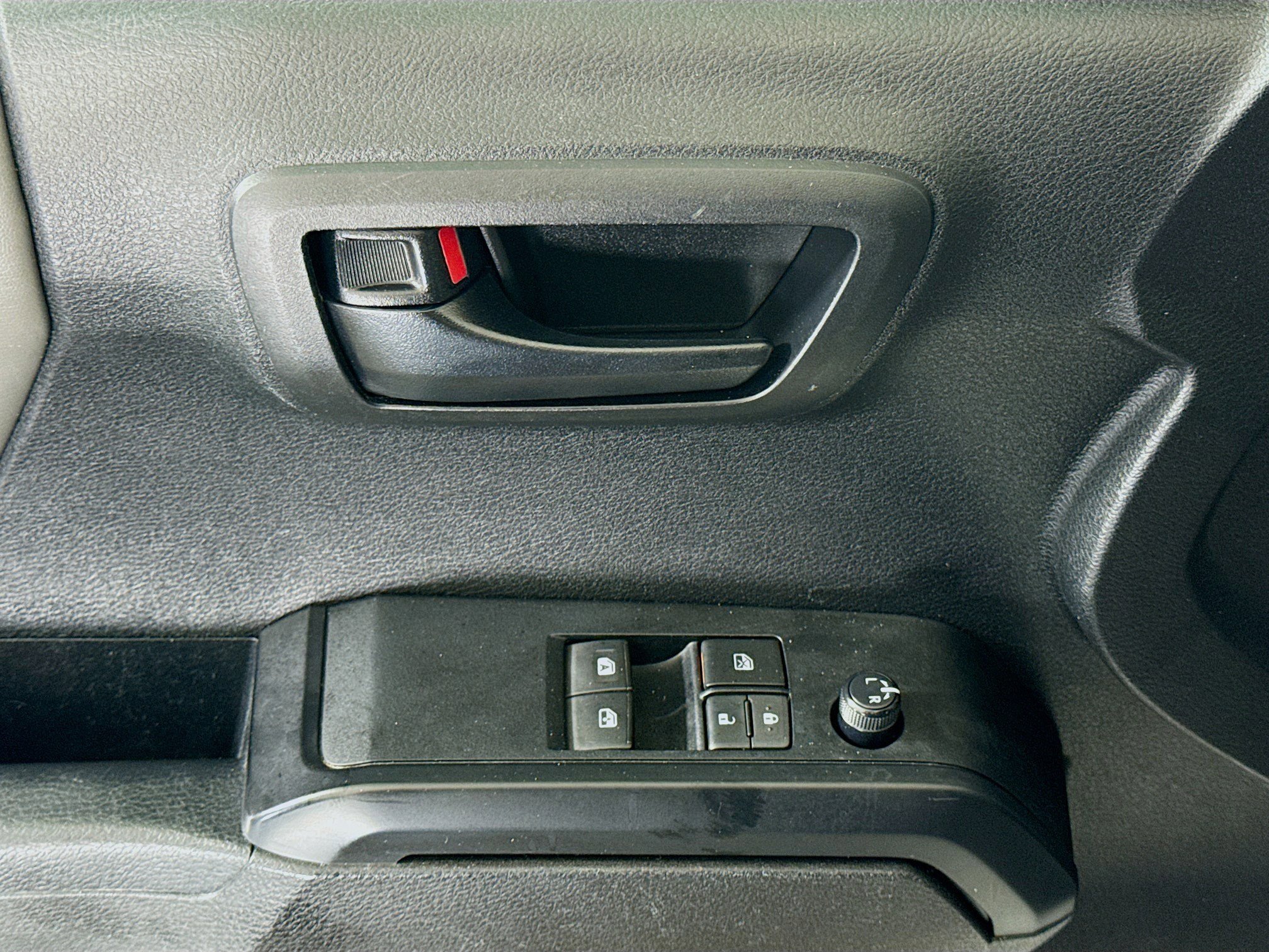 Used 2021 Toyota Tacoma SR RWD image 23