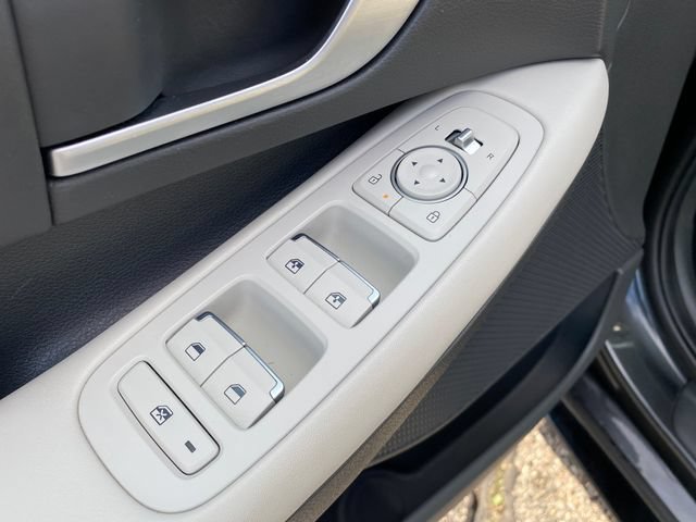 Used 2025 Hyundai Sonata SEL FWD image 17
