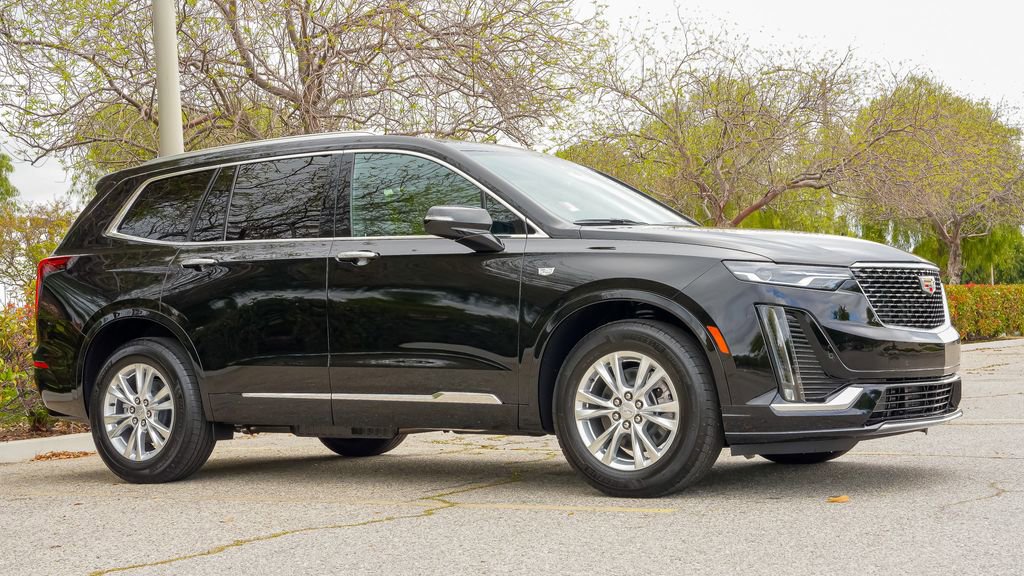 Certified 2025 Cadillac XT6 Luxury image 7