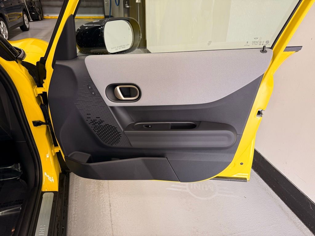 Certified 2025 MINI Cooper S image 27