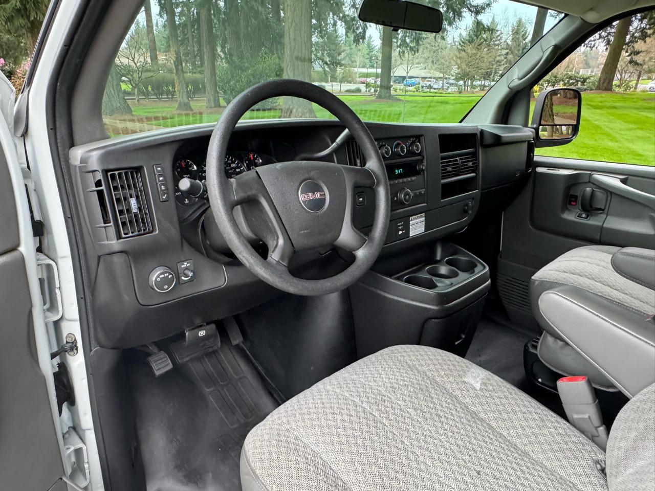 Used 2009 GMC Savana 3500 G3500 Cargo image 11