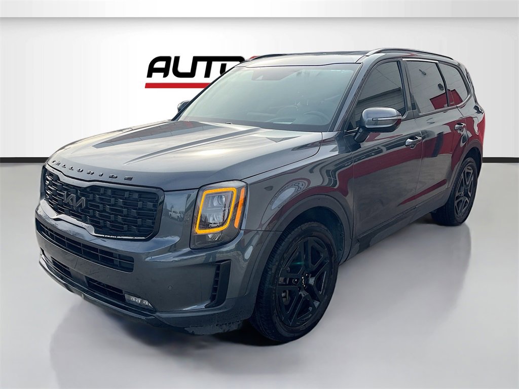 Used 2022 Kia Telluride SX w/ SX Prestige Package image 3