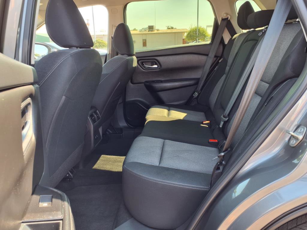 Used 2024 Nissan Rogue SV image 12