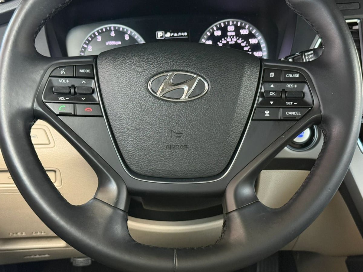 Used 2017 Hyundai Sonata Limited w/ Ultimate Package 04 FWD image 55