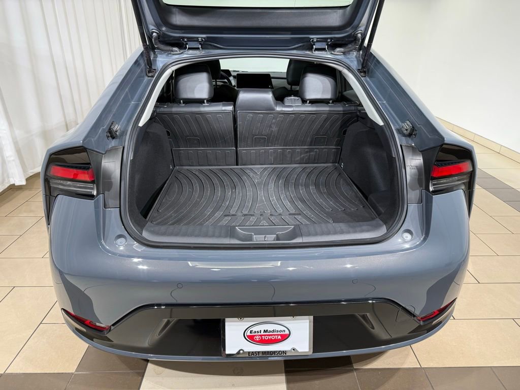 Used 2024 Toyota Prius XLE image 11