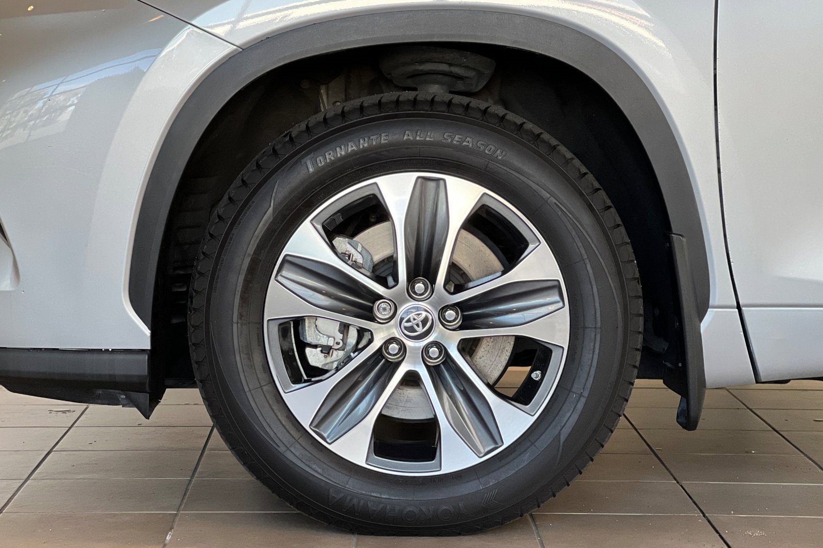 Certified 2022 Toyota Highlander XLE image 28