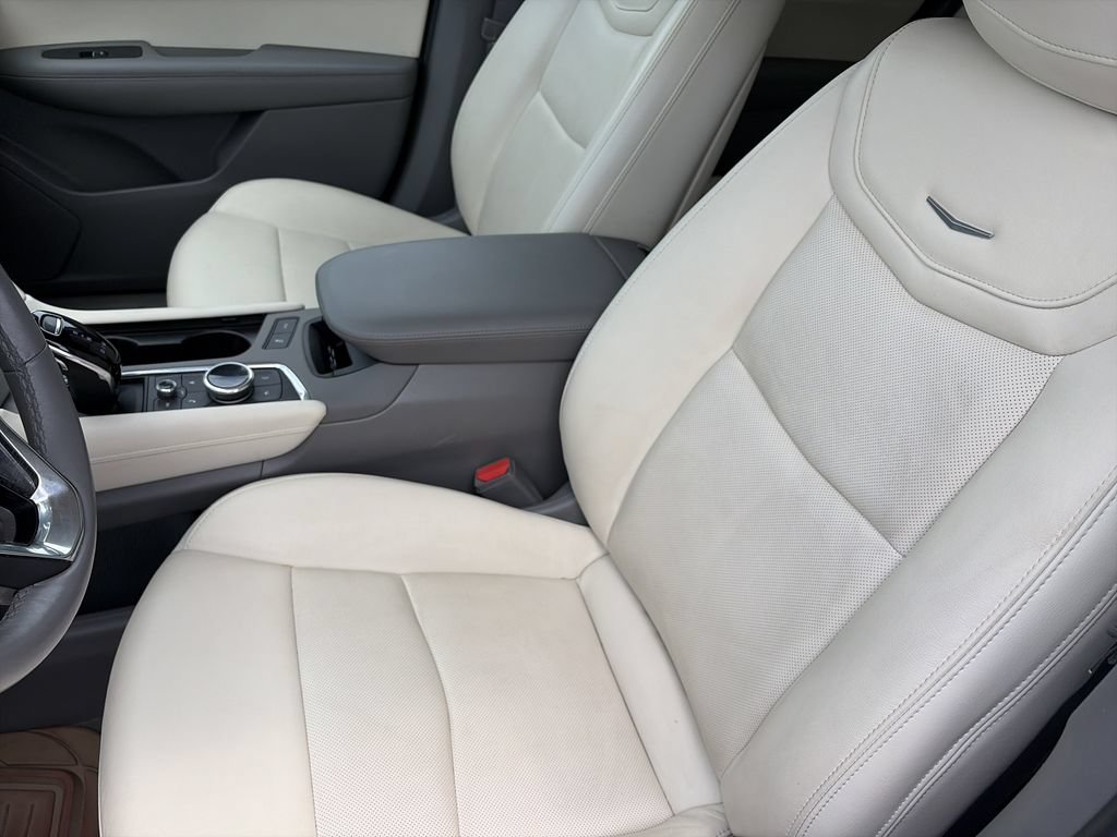 Used 2023 Cadillac XT6 Premium Luxury FWD image 11