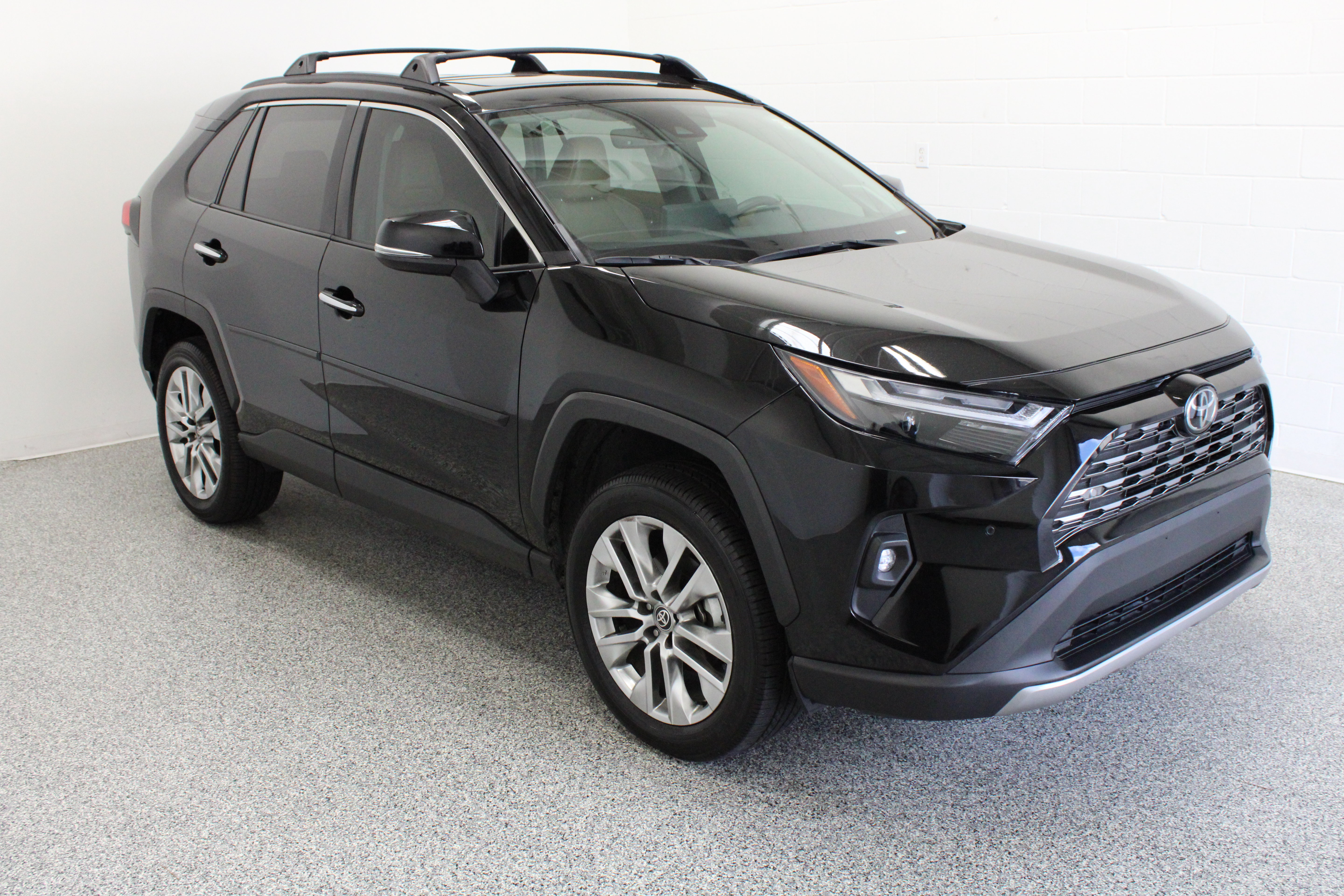 Used 2025 Toyota RAV4 Limited FWD image 4