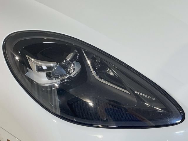 Certified 2020 Porsche Macan AWD/4WD image 11