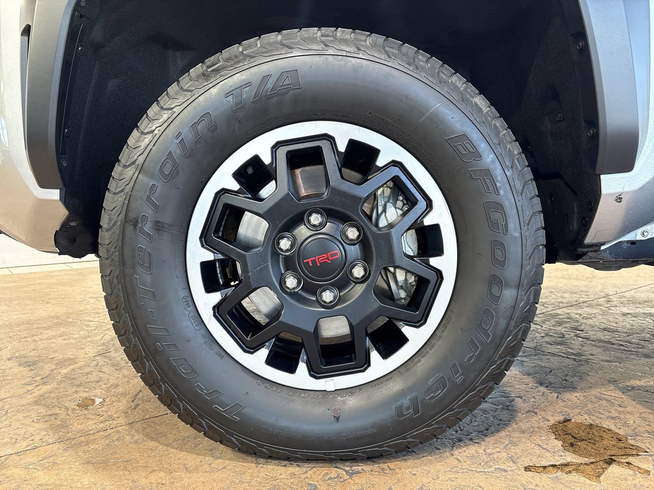 Used 2024 Toyota Tacoma TRD Off-Road w/ TRD Off Road Upgrade Package AWD/4WD image 10