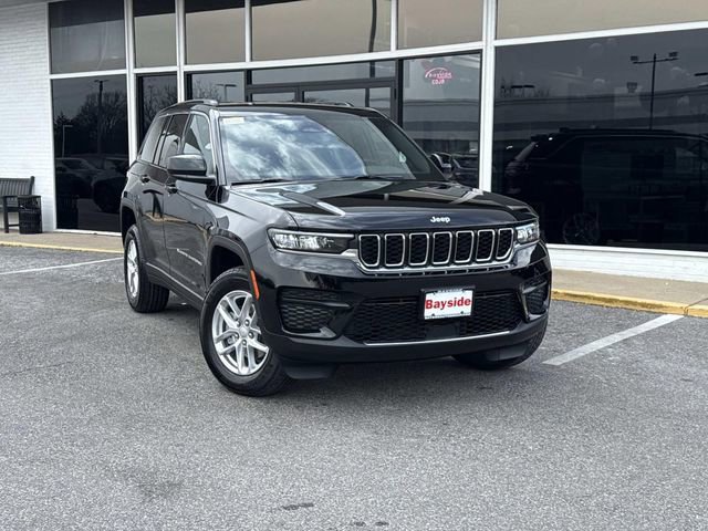 New 2026 Jeep Grand Cherokee Laredo image 2