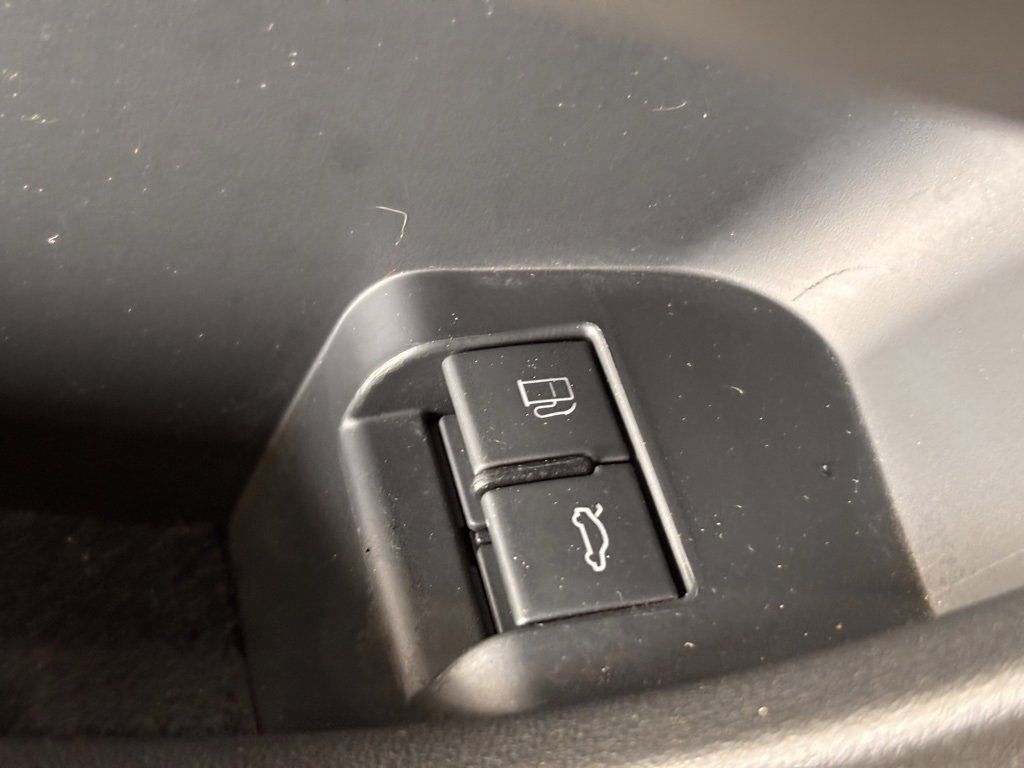 Used 2009 Audi TT 2.0T Premium Plus image 13