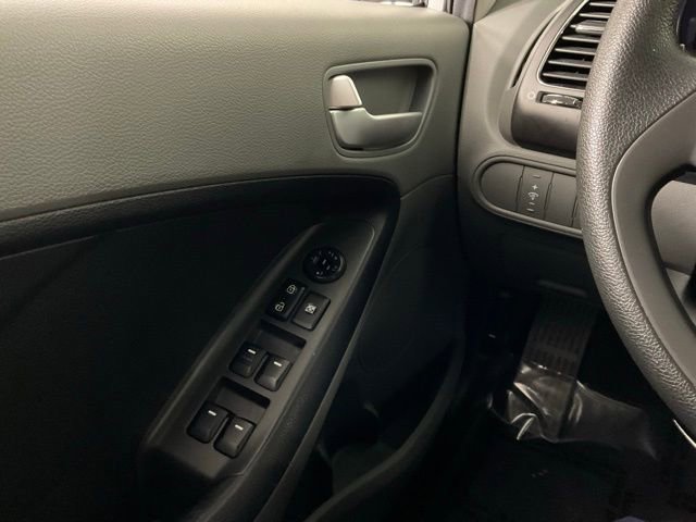 Used 2018 Kia Forte LX w/ LX Rear Camera Package image 19