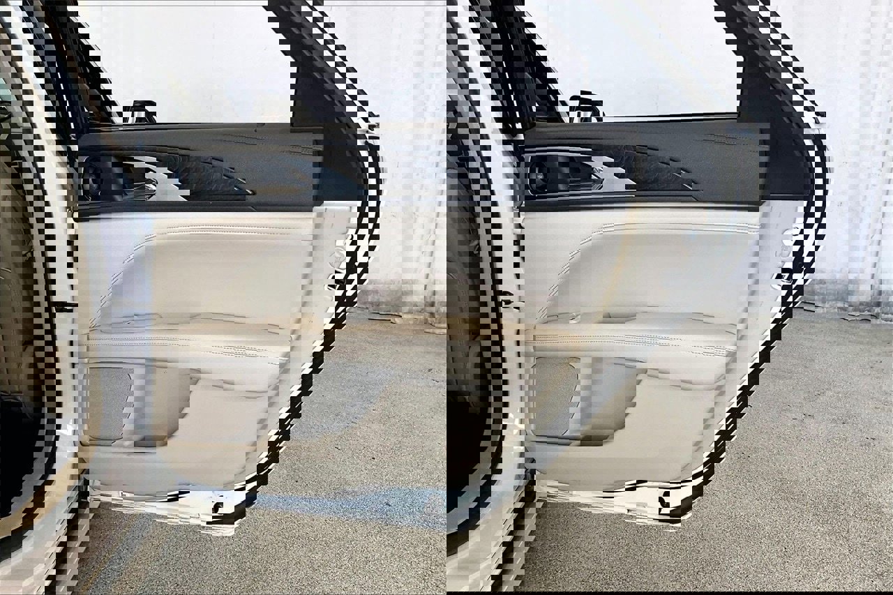 Used 2020 Lincoln MKZ Reserve w/ Monochromatic Package image 23