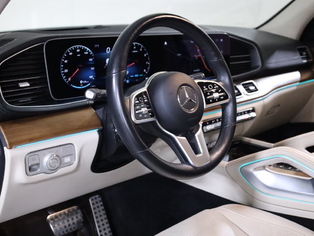 Used 2023 Mercedes-Benz GLS 450 4MATIC w/ AMG Line Exterior image 39