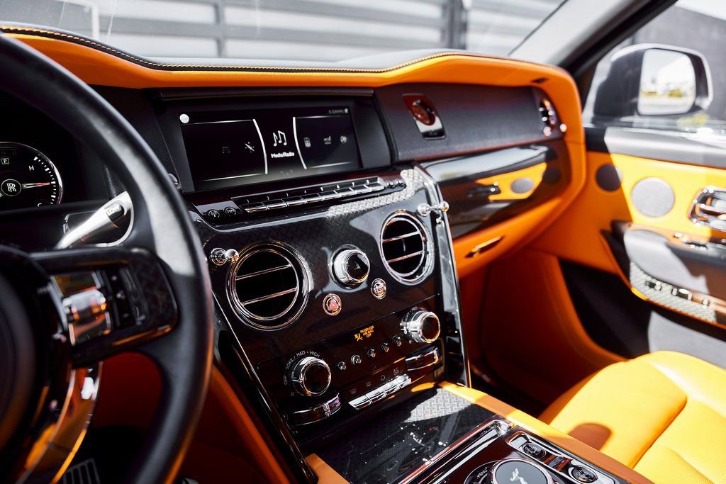 Used 2024 Rolls-Royce Cullinan Black Badge image 68