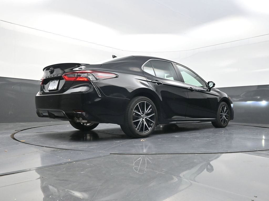 Used 2024 Toyota Camry SE w/ Cold Weather Package image 27