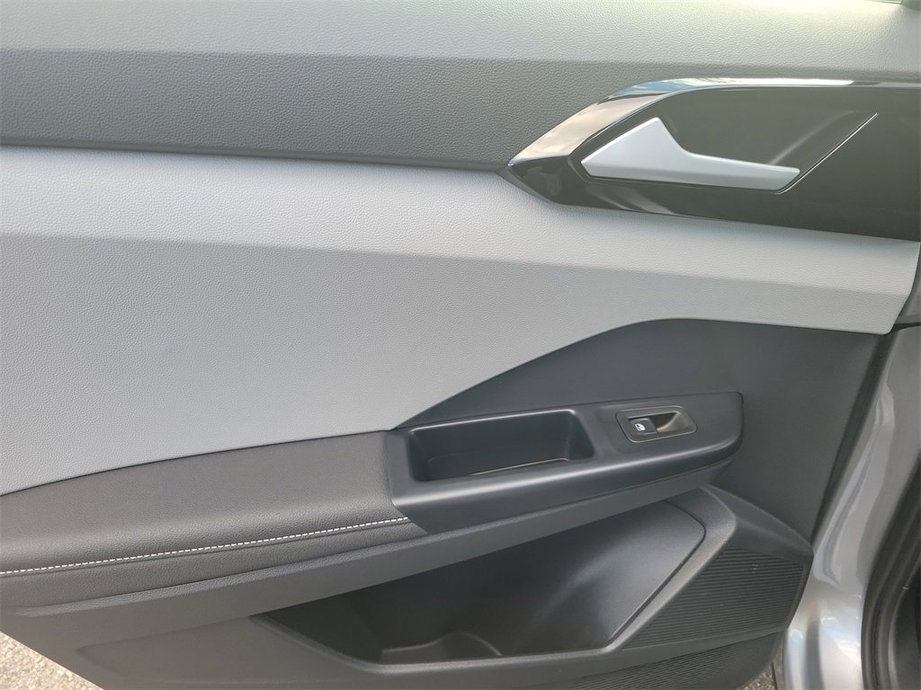 Used 2024 Volkswagen Taos S image 10