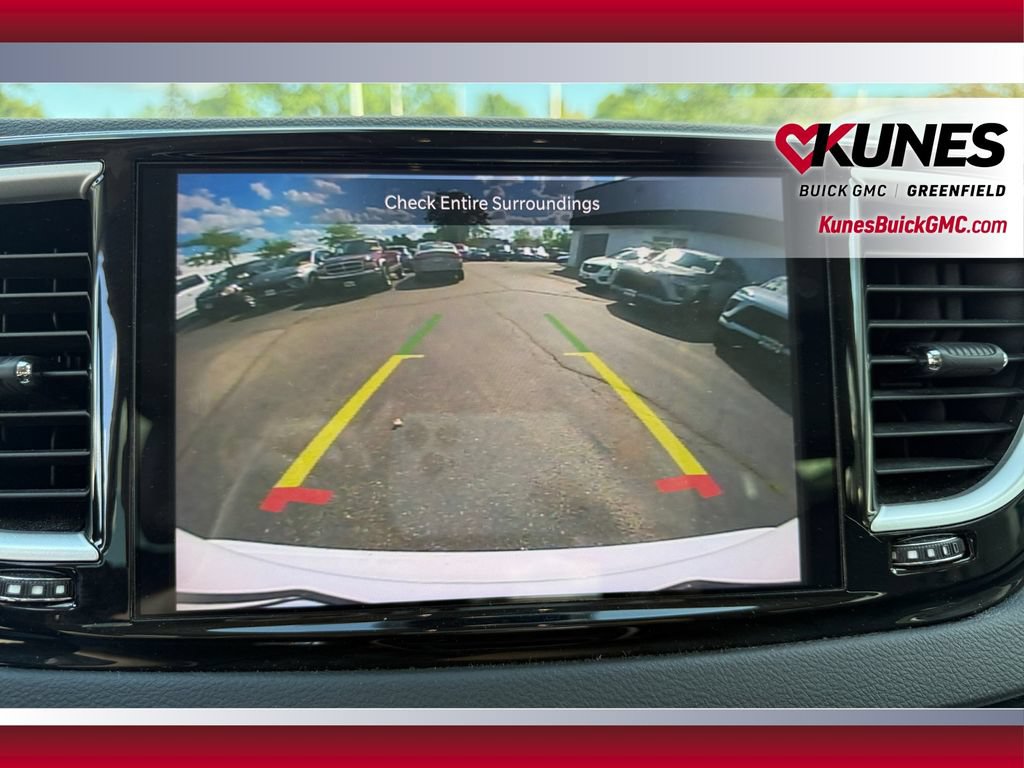 Used 2024 Chrysler Pacifica Touring-L FWD image 27
