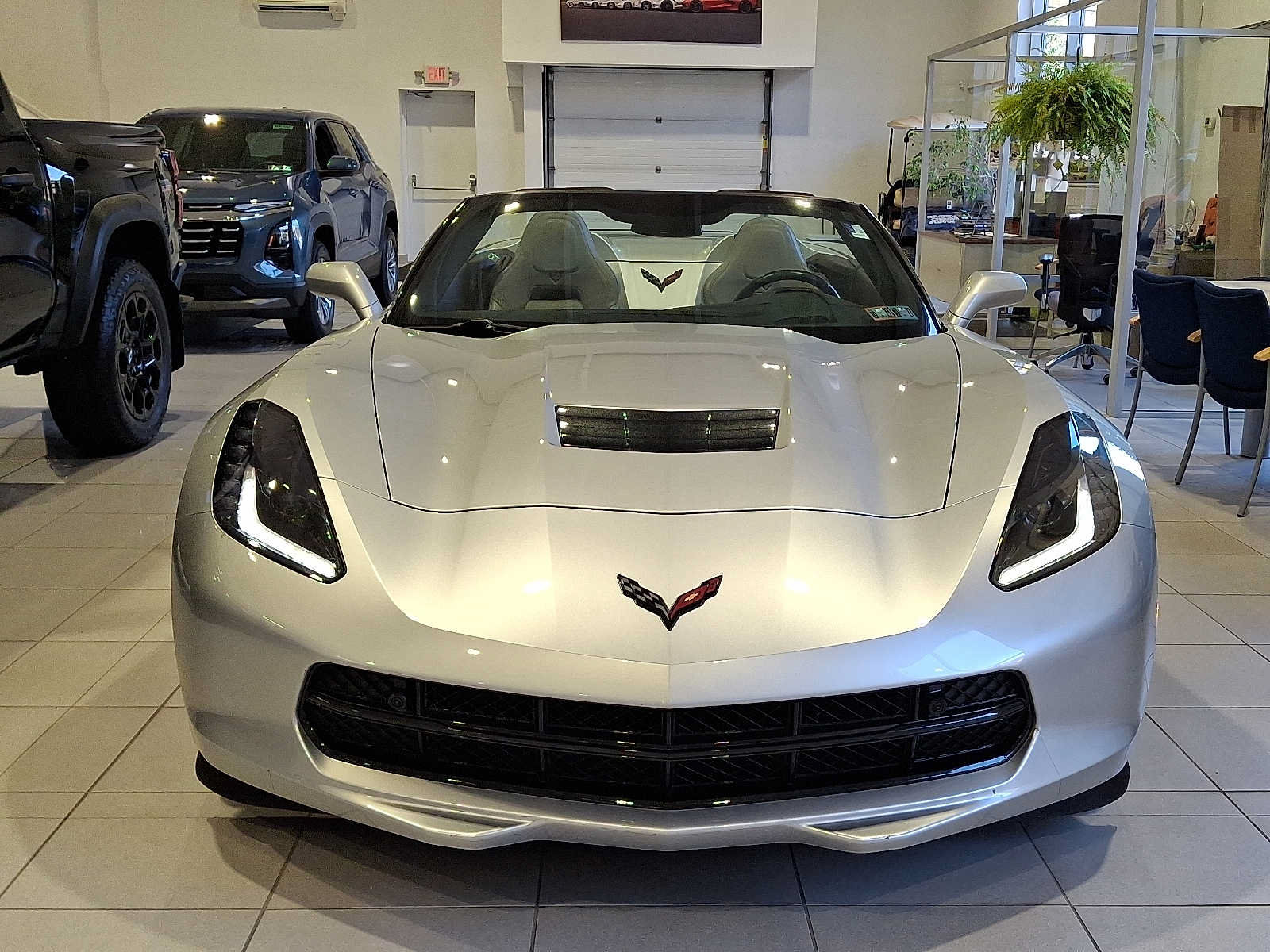 Used 2017 Chevrolet Corvette Stingray Convertible w/ 2LT Preferred Equipment Group RWD image 2