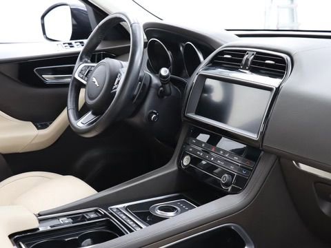 Used 2019 Jaguar F-PACE Prestige AWD/4WD image 35