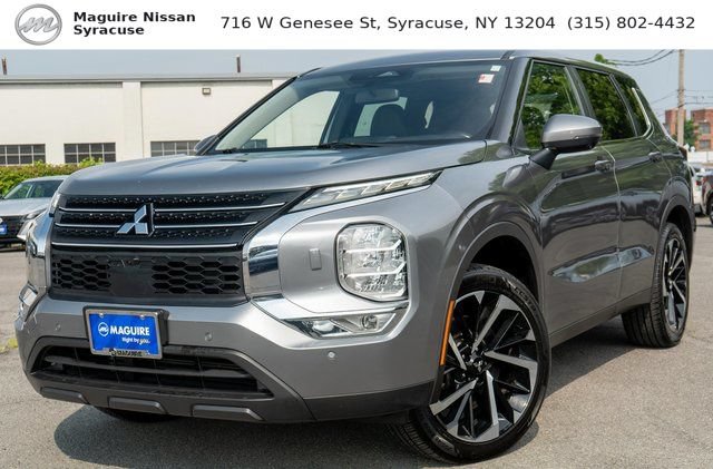 Used 2023 Mitsubishi Outlander SE