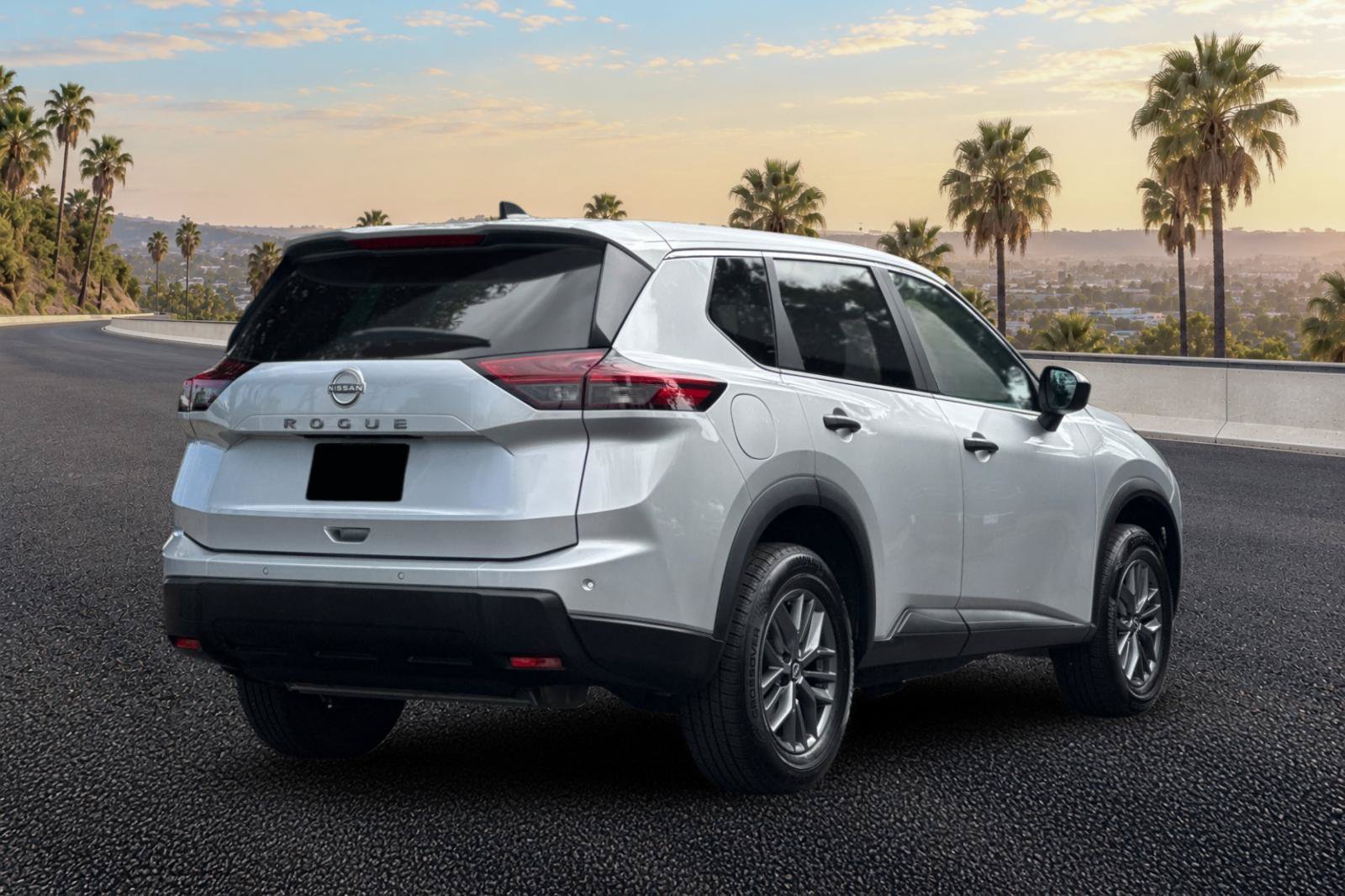 Used 2024 Nissan Rogue S FWD image 4